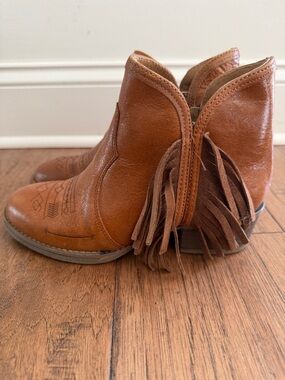 Women’s Tan Fringe Western Ankle Boots
